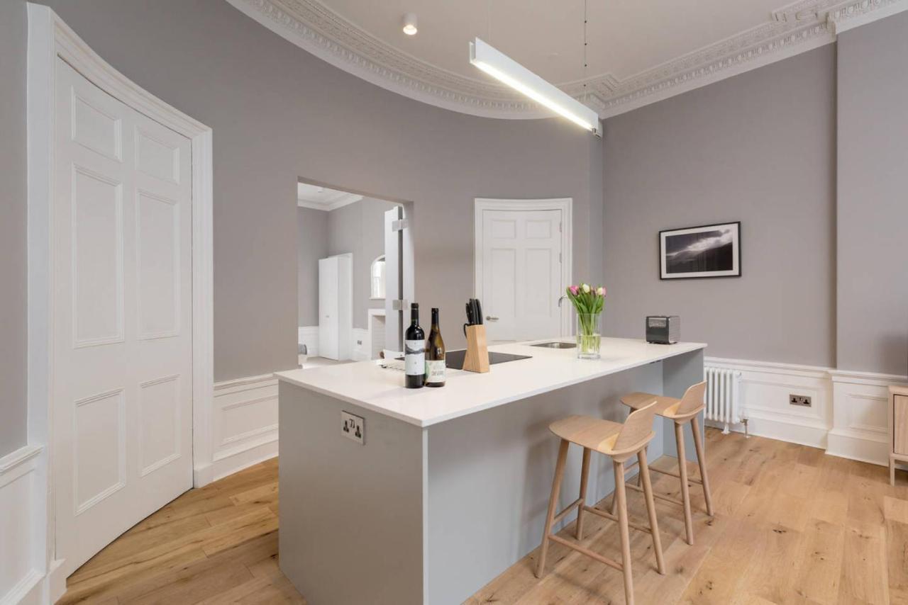 Joivy Spacious And Bright 1Bed Apt, Short Walk From Princes Street เอดินบะระ ภายนอก รูปภาพ
